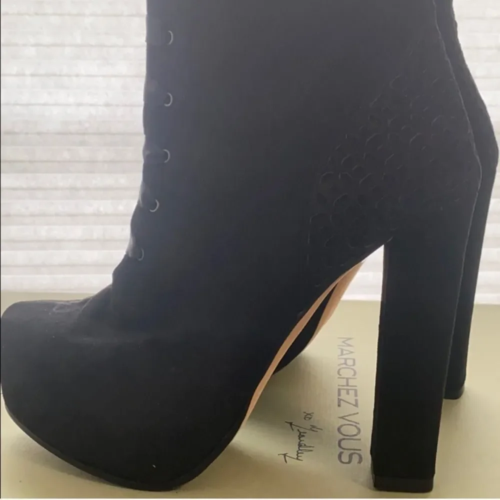 New Marchez Vous Roux Boot Black Suede Sz 7